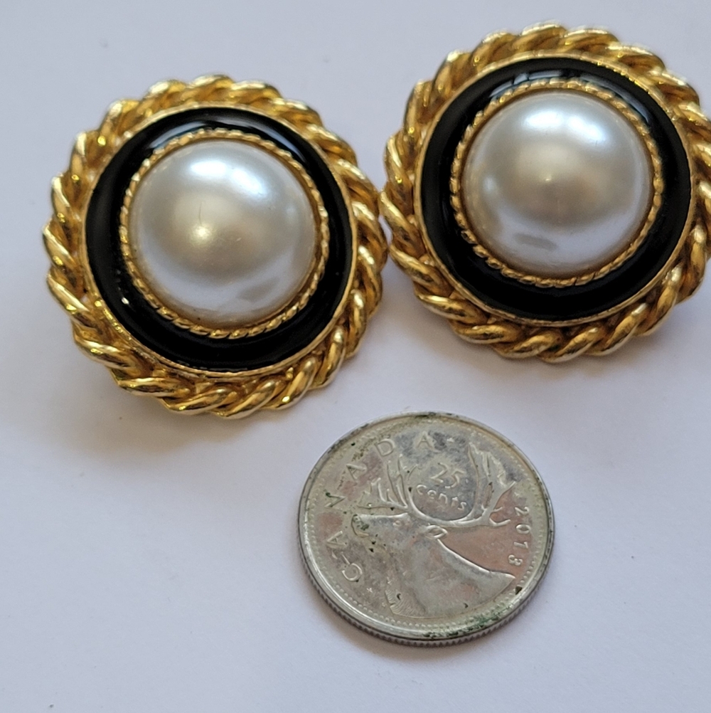 Elegant Gold and Black Faux  Pearl Clip On Earrings